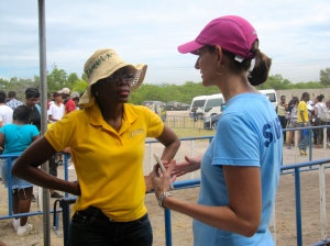 JET team member Mirah Lim (right) chats with a representative of Jamaica Public Service Company. (My photo)