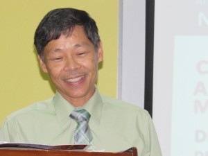 Dr. Clive Lai told us about the Jamaica Midlife Health Society. (My photo)